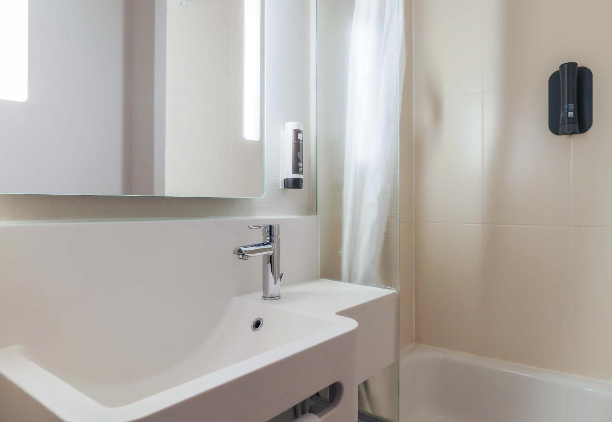 B&B Hotel Freyming-Merlebach Bagian luar foto
